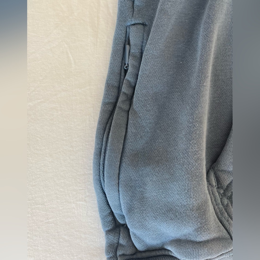 Hollister Boxy Fit Hoodie - Picture 3 of 5